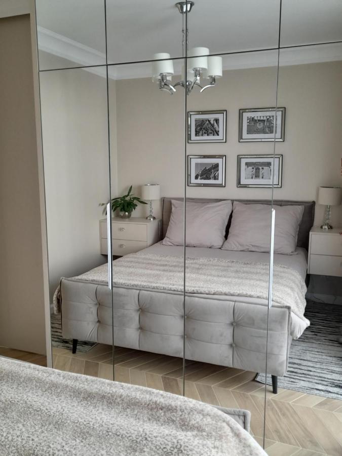 Beige Mood City Apartment Вроцлав Экстерьер фото
